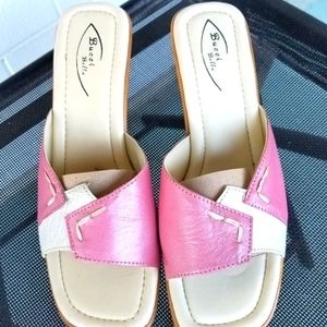 NWOT  100% PINK & WHITE LEATHER SANDALS NON SLIP SOLES BY BUCCI BELLA ~ SIZE 7